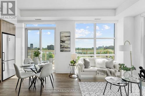 Living Room/Dining Room - 920 - 1787 St Clair Avenue W, Toronto, ON 