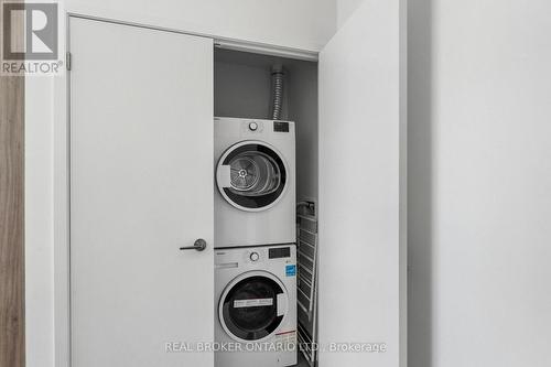Laundry - 920 - 1787 St Clair Avenue W, Toronto, ON 