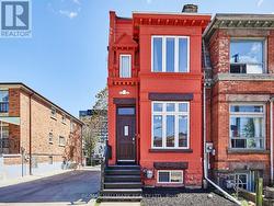 95 WOLSELEY STREET Toronto, ON M5T 1A4