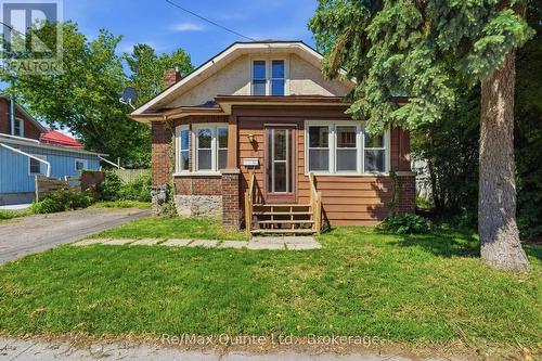8 DUNBAR STREET  Belleville (Belleville Ward), ON K8P 3R5