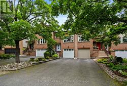 44 DUNBARTON COURT  Ottawa, ON K1K 4L4