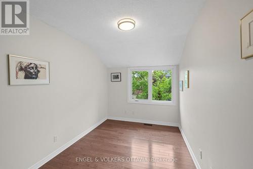bedroom/office - 44 Dunbarton Court, Ottawa, ON 