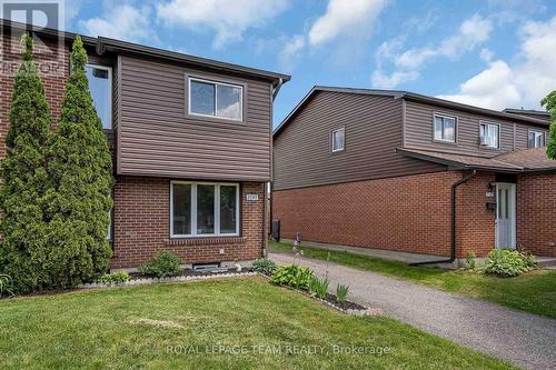 26 - 3107 STOCKTON DRIVE  Ottawa, ON K1T 1S2