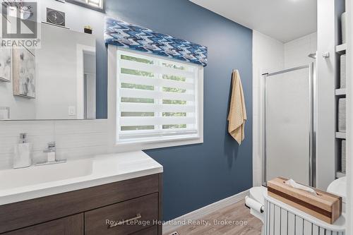 205 Chestnut Drive, Central Huron (Goderich), ON - Indoor Photo Showing Bathroom