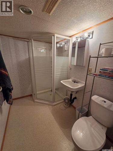118 5Th Street W, Carlyle, SK - Indoor Photo Showing Bathroom