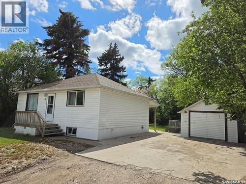 118 5Th Street W, Carlyle, SK - Outdoor