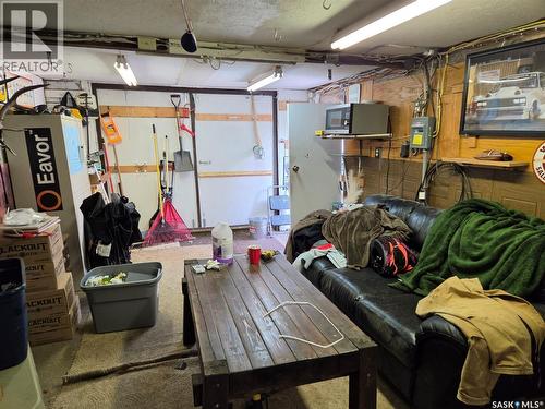 118 5Th Street W, Carlyle, SK - Indoor Photo Showing Garage