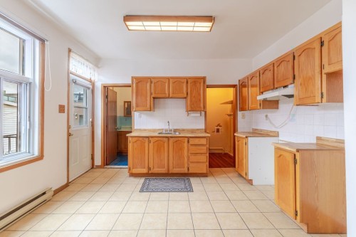 Cuisine - 4377  - 4381 Rue Chapleau, Montréal (Le Plateau-Mont-Royal), QC - Indoor Photo Showing Kitchen With Double Sink