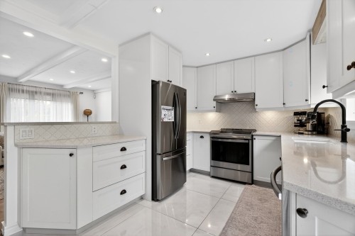 Cuisine - 807 Rue D'Iberville, Boucherville, QC - Indoor Photo Showing Kitchen With Upgraded Kitchen