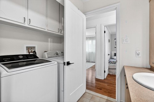 Salle de bains - 807 Rue D'Iberville, Boucherville, QC - Indoor Photo Showing Laundry Room