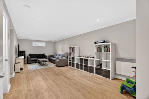 Salle familiale - 807 Rue D'Iberville, Boucherville, QC - Indoor
