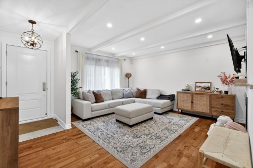 Salon - 807 Rue D'Iberville, Boucherville, QC - Indoor Photo Showing Living Room