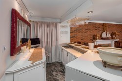 Bar - 