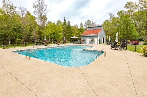 Piscine - 746 Ch. Des Pommetiers, Magog, QC - Outdoor With In Ground Pool