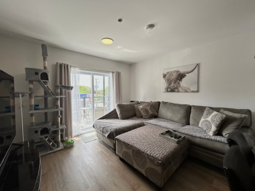 Salon - 201-319 Rue Notre-Dame, Repentigny (Repentigny), QC 