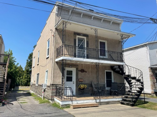 Façade - 338  - 340 Rue Laurier, Saint-Jean-Sur-Richelieu, QC - Outdoor