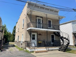 338  - 340 Rue Laurier Saint-Jean-Sur-Richelieu, QC J3B 6L3