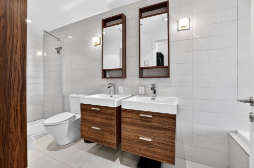 Salle de bains - 709-905 Av. Plymouth, Mont-Royal, QC - Indoor Photo Showing Bathroom