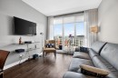 Salon - 709-905 Av. Plymouth, Mont-Royal, QC  - Indoor Photo Showing Living Room 