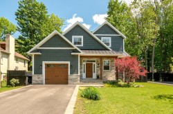 902 Rue St-John Otterburn Park, QC J3H 2H2