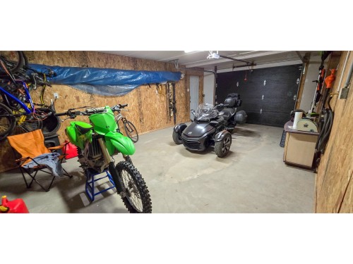 Garage - 235 Av. De La Providence, Lachute, QC 