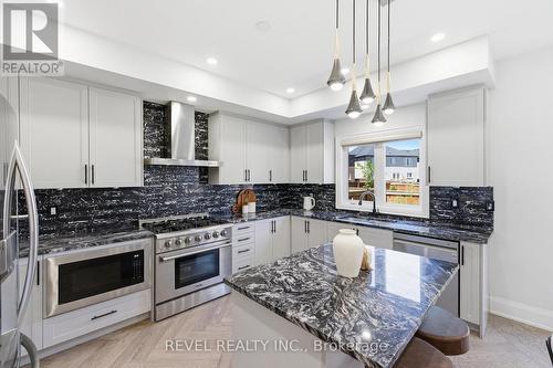 783 Green Street, Innisfil, ON - Indoor Photo Showing Kitchen With Stainless Steel Kitchen With Upgraded Kitchen