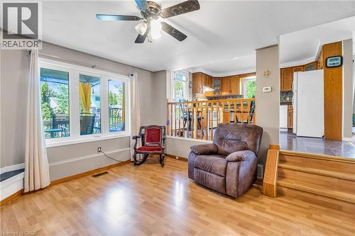 111B Miller Crescent, Palmerston, ON - Indoor Photo Showing Living Room