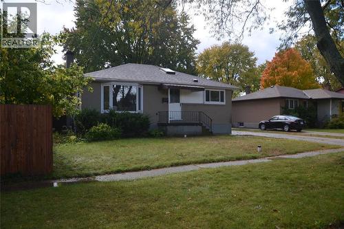 941 OAK STREET  Sarnia, ON N7S 1V2