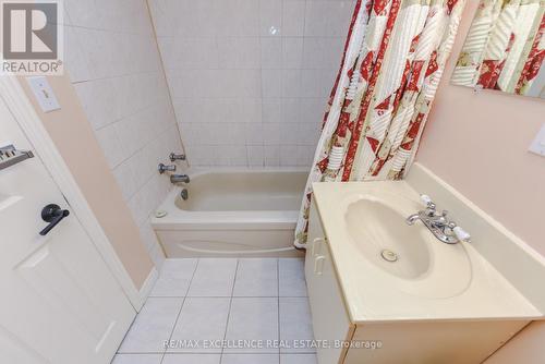 62 Atkins Circle, Brampton, ON - Indoor Photo Showing Bathroom