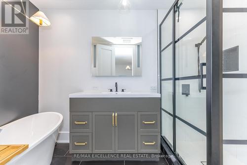 2 Pebble Beach Court, Brampton, ON - Indoor Photo Showing Bathroom