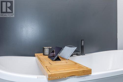 2 Pebble Beach Court, Brampton, ON - Indoor