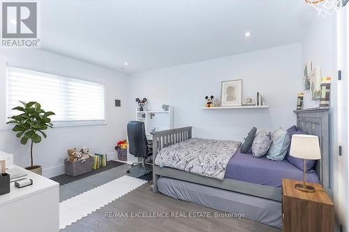 2 Pebble Beach Court, Brampton, ON - Indoor Photo Showing Bedroom