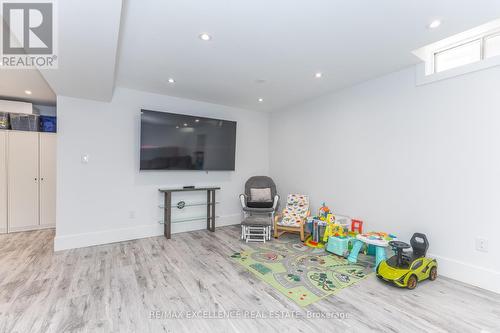 2 Pebble Beach Court, Brampton, ON - Indoor