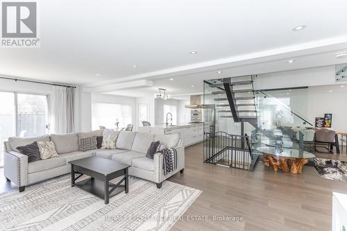 2 Pebble Beach Court, Brampton, ON - Indoor Photo Showing Living Room