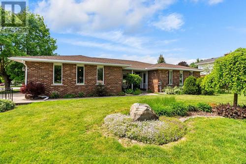 30 MOHAWK CRESCENT  Central Huron (Clinton), ON N0M 1L0