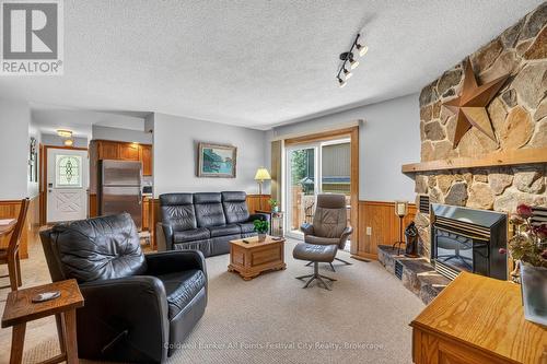 30 Mohawk Crescent, Central Huron (Clinton), ON - Indoor Photo Showing Living Room With Fireplace