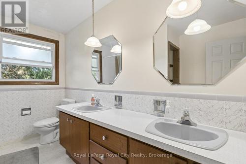 55 Lonsdale Drive, Guelph (Riverside Park), ON - Indoor Photo Showing Bathroom