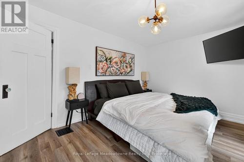216 Maplewood Avenue, Hamilton (Blakeley), ON - Indoor Photo Showing Bedroom