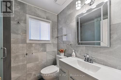 60 Tumbleweed Court, Vaughan, ON - Indoor Photo Showing Bathroom