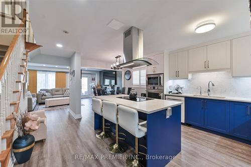 60 Tumbleweed Court, Vaughan, ON - Indoor Photo Showing Kitchen With Upgraded Kitchen