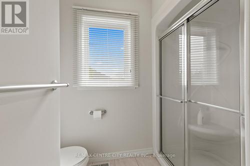 657 Tennent Avenue, London North (North H), ON - Indoor Photo Showing Bathroom