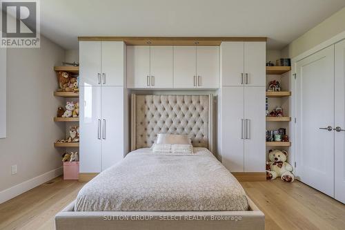 61 Crestview Drive, Middlesex Centre, ON - Indoor Photo Showing Bedroom