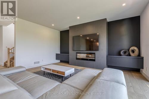 61 Crestview Drive, Middlesex Centre, ON - Indoor Photo Showing Living Room With Fireplace