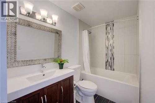 375 Holiday Inn Drive Unit# 9, Cambridge, ON - Indoor Photo Showing Bathroom