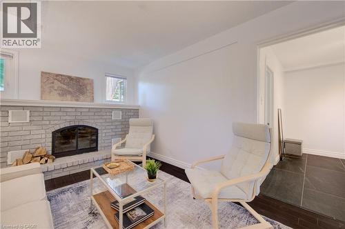 375 Holiday Inn Drive Unit# 9, Cambridge, ON - Indoor Photo Showing Living Room With Fireplace