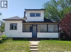 79 Coteau STREET E Moose Jaw, SK S6H 4T4