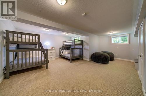 42 Forest Circle, Tiny, ON - Indoor Photo Showing Bedroom