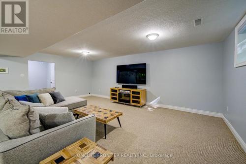 42 Forest Circle, Tiny, ON - Indoor
