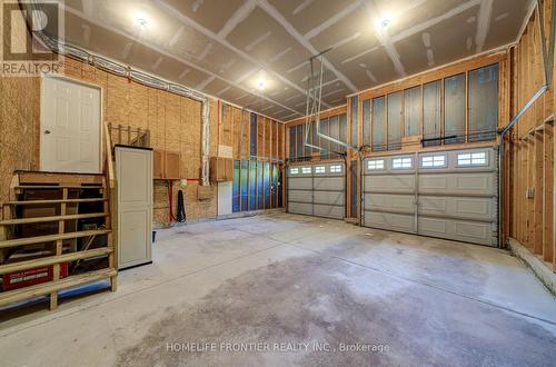 42 Forest Circle, Tiny, ON - Indoor Photo Showing Garage