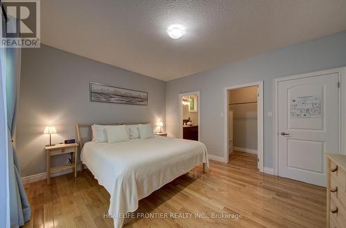 42 Forest Circle, Tiny, ON - Indoor Photo Showing Bedroom